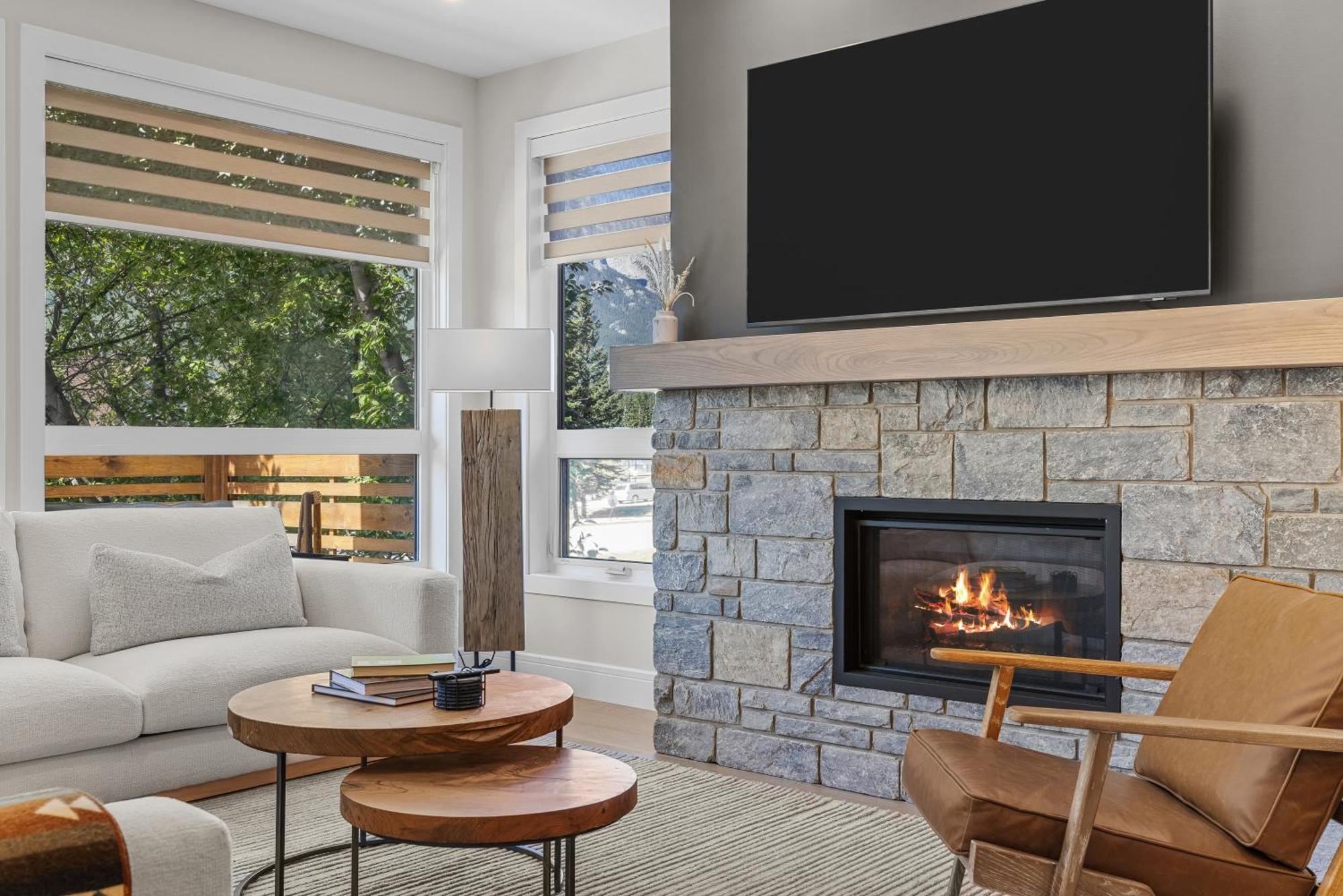 Sisters Summit - 5bd 4ba - Stunning Mountain Views With Private Hot Tub & Bbq Villa